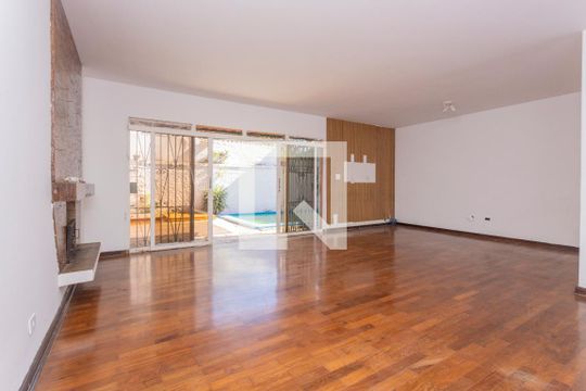 Sala de casa para alugar com 4 quartos, 270m² em Jardim Guarapiranga, São Paulo