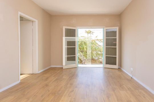 Quarto Suíte de casa para alugar com 4 quartos, 270m² em Jardim Guarapiranga, São Paulo