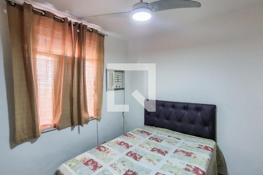 Quarto 1 de casa para alugar com 2 quartos, 67m² em Brás de Pina, Rio de Janeiro