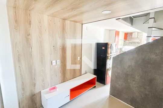 Sala de casa para alugar com 2 quartos, 40m² em Unamar, Cabo Frio