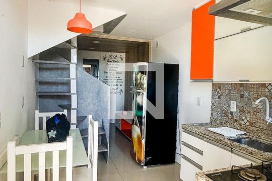 Cozinha de casa para alugar com 2 quartos, 40m² em Unamar, Cabo Frio