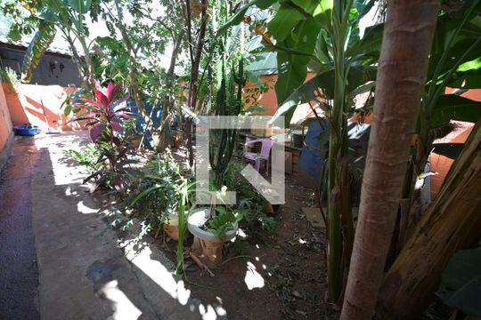 Casa à venda com 5 quartos, 54m² em Setor Grajaú, Goiânia
