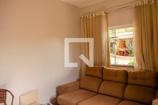 Sala de TV de casa à venda com 7 quartos, 630m² em Osvaldo Rosa, Goiânia