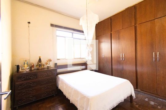 Quarto Suíte de casa à venda com 3 quartos, 500m² em Parque Pedro Ii, Belo Horizonte