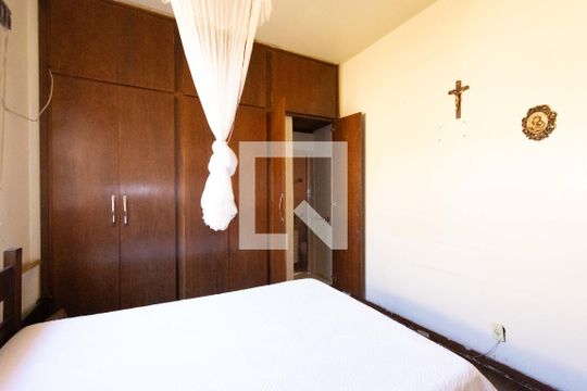 Quarto Suíte de casa à venda com 3 quartos, 500m² em Parque Pedro Ii, Belo Horizonte
