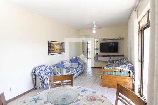 Sala de apartamento para alugar com 3 quartos, 109m² em Vila Nova, Cabo Frio