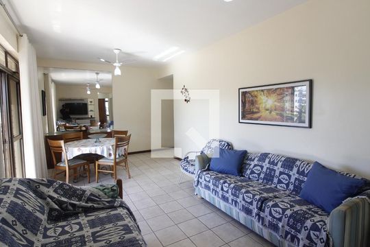 Sala de apartamento para alugar com 3 quartos, 109m² em Vila Nova, Cabo Frio