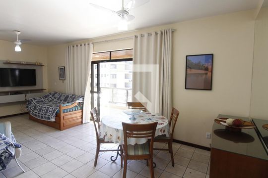 Sala de apartamento para alugar com 3 quartos, 109m² em Vila Nova, Cabo Frio