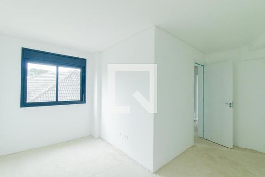 Quarto 2 de casa à venda com 3 quartos, 108m² em Uberaba, Curitiba
