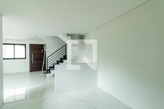 Sala de casa à venda com 3 quartos, 108m² em Uberaba, Curitiba