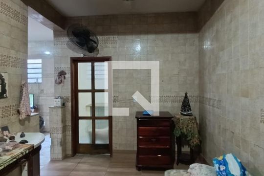 Casa para alugar com 1 quarto, 35m² em Centro, Nilópolis