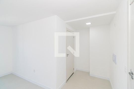 Sala de apartamento para alugar com 1 quarto, 38m² em Bonsucesso, Rio de Janeiro