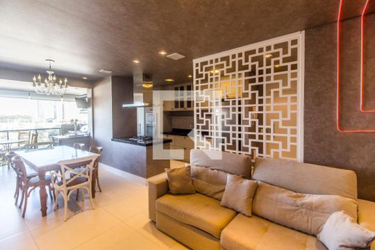Sala  de apartamento para alugar com 3 quartos, 112m² em Empresarial 18 do Forte, Barueri