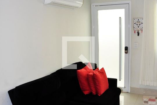 Detalhe - Sala e Sala de Jantar de casa de condomínio à venda com 2 quartos, 89m² em Vila Mangalot, São Paulo