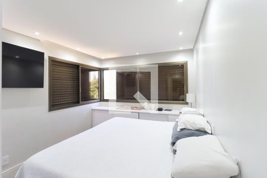 Suíte de apartamento à venda com 3 quartos, 157m² em Vila Albertina, São Paulo