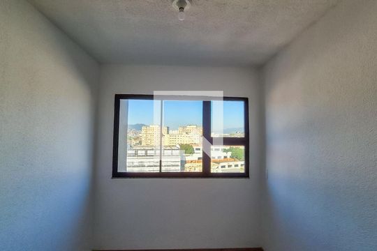 Sala de apartamento para alugar com 2 quartos, 43m² em Vaz Lobo, Rio de Janeiro