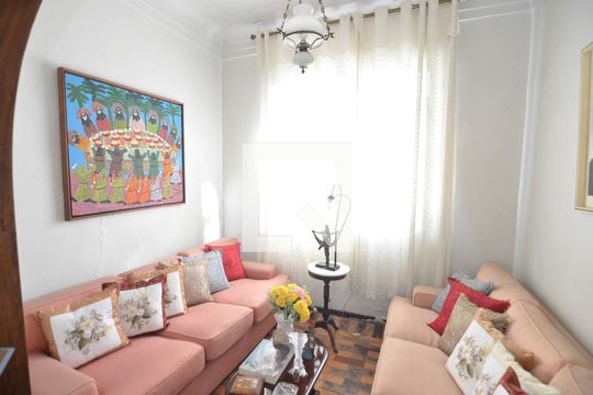 Sala de casa à venda com 5 quartos, 400m² em Grajaú, Rio de Janeiro