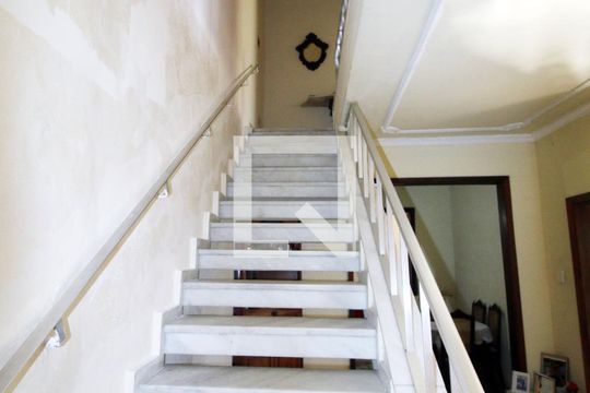 Sala - Escada de casa à venda com 2 quartos, 480m² em Olaria, Rio de Janeiro
