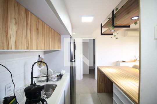 Sala/Cozinha de apartamento à venda com 1 quarto, 43m² em Jardim do Salso, Porto Alegre