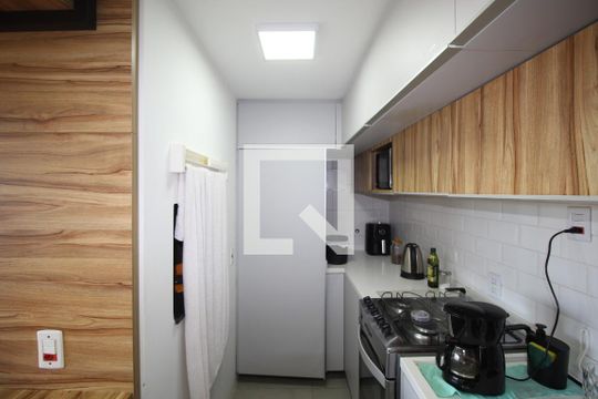 Sala/Cozinha de apartamento à venda com 1 quarto, 43m² em Jardim do Salso, Porto Alegre