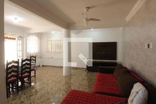 Sala de casa para alugar com 3 quartos, 140m² em São Cristóvão, Cabo Frio