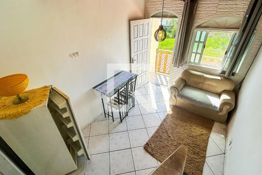 Kitnet/Studio para alugar com 1 quarto, 45m² em Jardim Miramar, Rio das Ostras