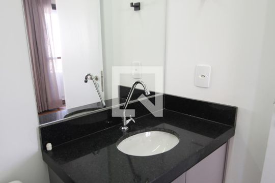 Banheiro de apartamento para alugar com 1 quarto, 24m² em Vila Nova Conceição, São Paulo