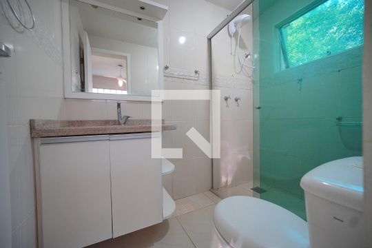 Banheiro da Suíte 1 de casa para alugar com 2 quartos, 300m² em Ingleses Norte, Florianópolis