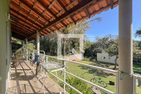 Casa à venda com 4 quartos, 232m² em Vale Verde, Valinhos