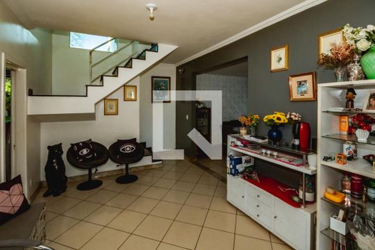 Casa à venda com 4 quartos, 915m² em Trevo, Belo Horizonte