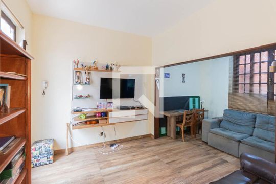Sala de casa à venda com 2 quartos, 118m² em Grajaú, Rio de Janeiro