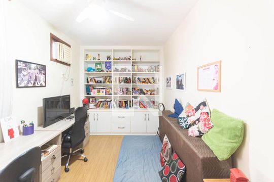 Quarto 1 de casa à venda com 2 quartos, 118m² em Grajaú, Rio de Janeiro