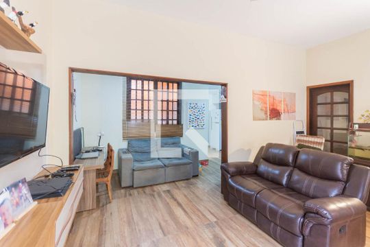 Sala de casa à venda com 2 quartos, 118m² em Grajaú, Rio de Janeiro