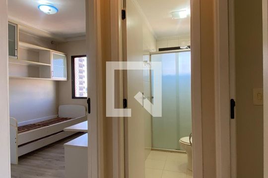 Sala de apartamento à venda com 2 quartos, 64m² em Km 18, Osasco