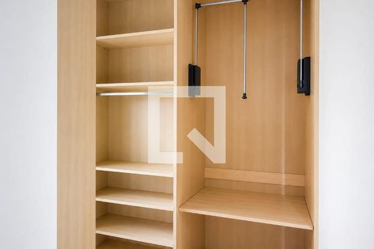 Quarto de casa de condomínio para alugar com 3 quartos, 200m² em Jardim dos Estados, Taubaté