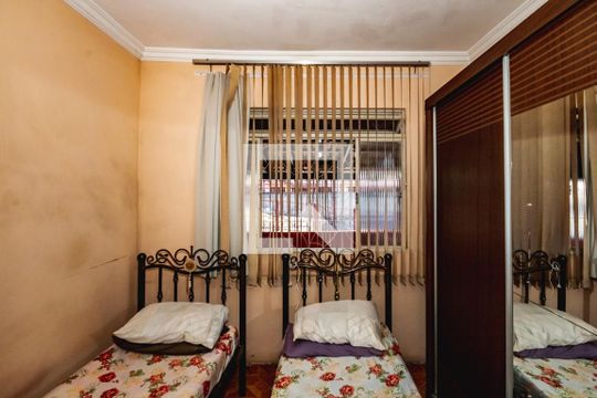 Casa à venda com 4 quartos, 308m² em Guarani, Belo Horizonte