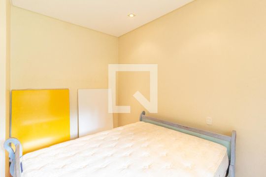 Quarto 1 de casa de condomínio para alugar com 2 quartos, 110m² em Nova Fazendinha, Carapicuíba