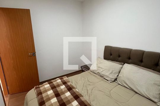 Quarto de apartamento para alugar com 2 quartos, 44m² em Costa E Silva, Porto Alegre