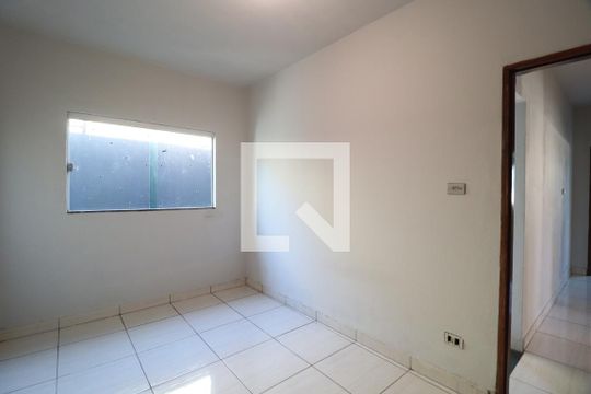Quarto 1 de casa para alugar com 4 quartos, 160m² em São Jorge, Uberlândia