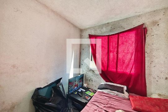 Quarto 2 de apartamento para alugar com 2 quartos, 50m² em Vila Santos, São Paulo