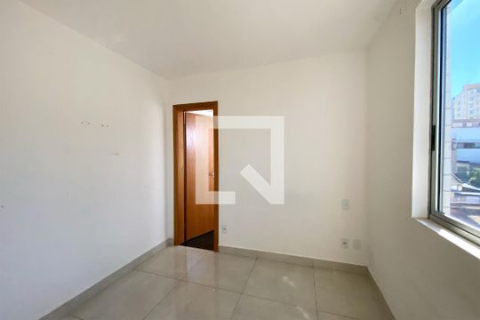 Suite de apartamento para alugar com 3 quartos, 80m² em Salgado Filho, Belo Horizonte