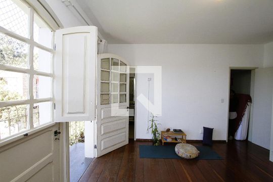 Quarto 1 - Suíte de casa à venda com 4 quartos, 264m² em Santa Lúcia, Belo Horizonte