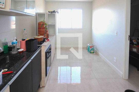 Cozinha e Área de Serviço de apartamento para alugar com 1 quarto, 24m² em Cidade Satelite Santa Barbara, São Paulo