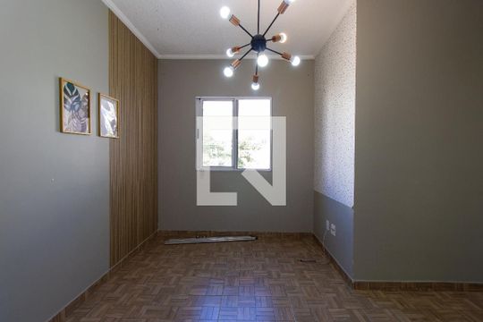 Sala de apartamento para alugar com 2 quartos, 47m² em Jardim Petropolis, Cotia