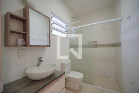 Banheiro de casa para alugar com 2 quartos, 110m² em Rio Tavares, Florianópolis