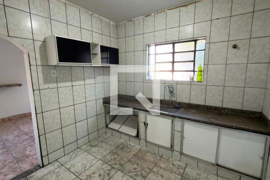 Cozinha de casa de condomínio para alugar com 1 quarto, 150m² em Floresta, Belo Horizonte