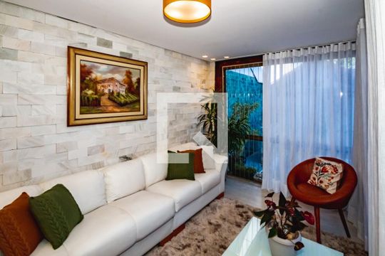 Sala de casa à venda com 3 quartos, 472m² em Planalto, Belo Horizonte
