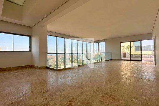 Sala 2º andar  de apartamento à venda com 4 quartos, 402m² em Vale do Sereno, Nova Lima