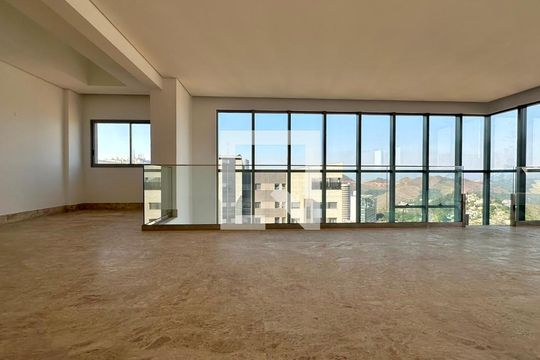Sala 2º andar  de apartamento à venda com 4 quartos, 402m² em Vale do Sereno, Nova Lima