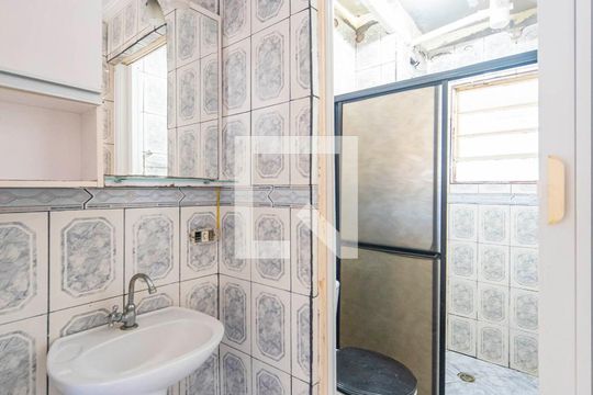 Banheiro de apartamento à venda com 2 quartos, 54m² em Jardim Santo André Cdhu, Santo André
